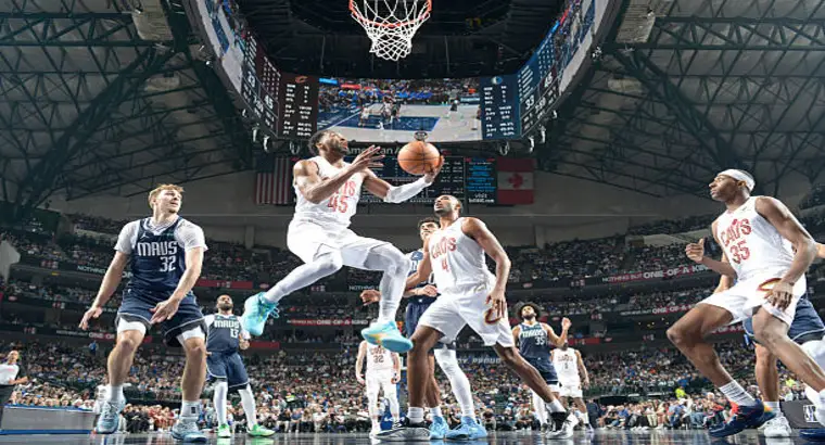 Donovan Mitchell secure 24 points aganist Dallas